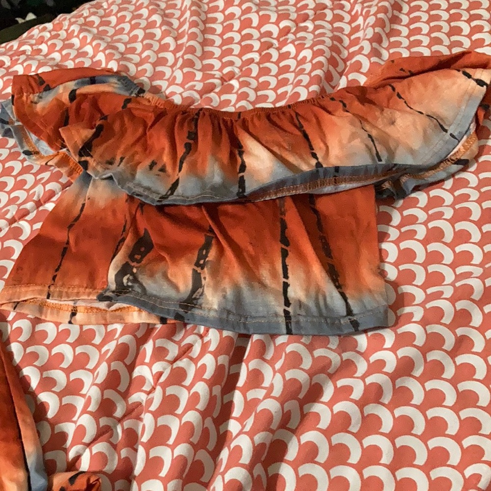 Two-piece top & shorts with long tail!